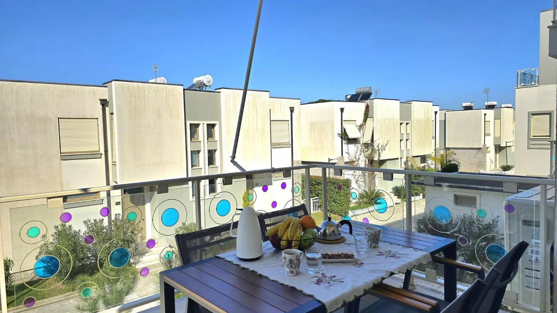 Staycation Goals Bright & Breezy Apartment Polisi i Vogel